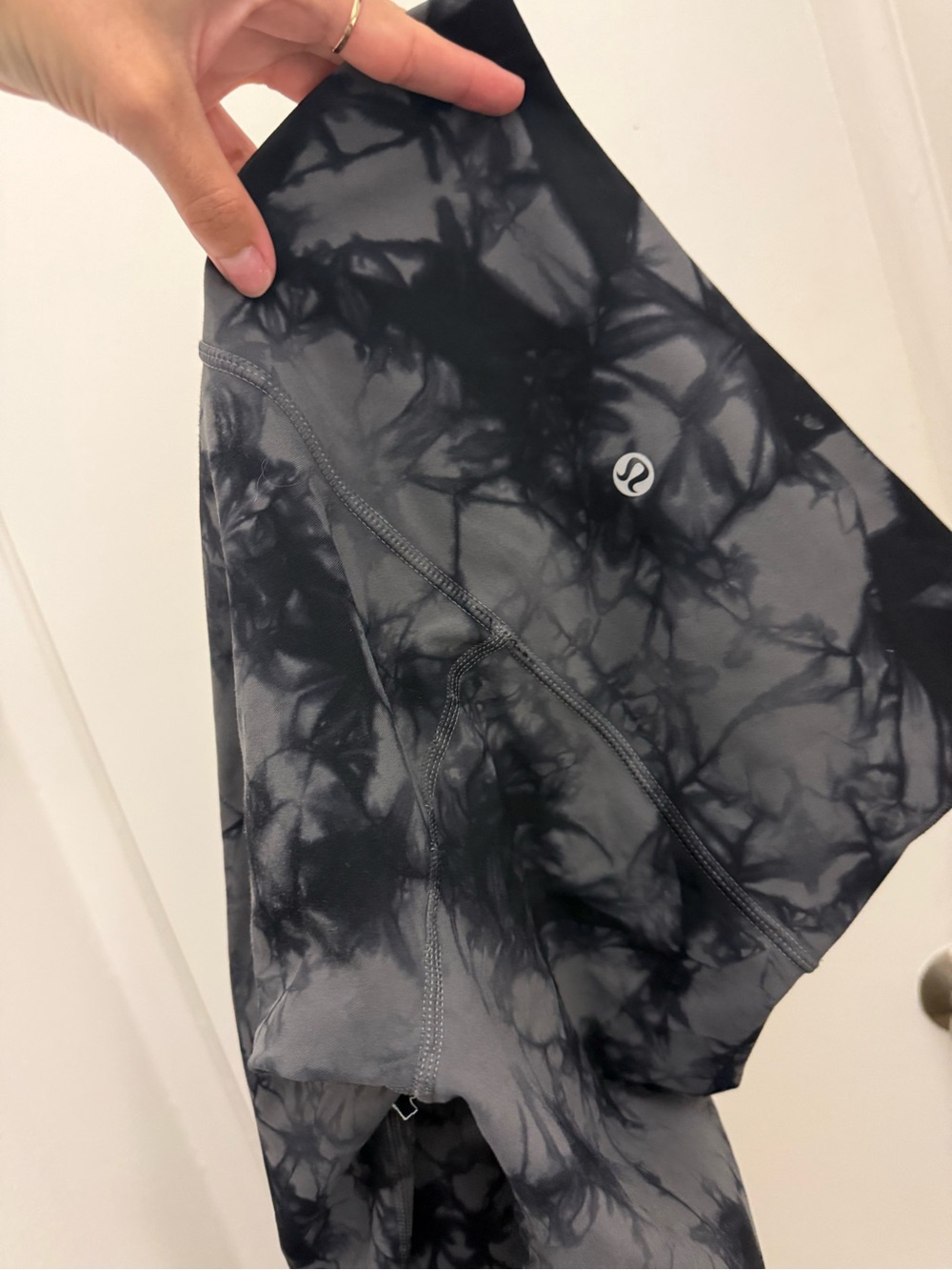 lululemon athletica Black & Charcoal Tie-Dye leggings